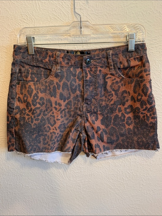 Lucky & Blessed Pants - 🐆🐆🐆BOGOHO🐆🐆🐆L&B Leopard-Print Jean Shorts in Brown and Black-8